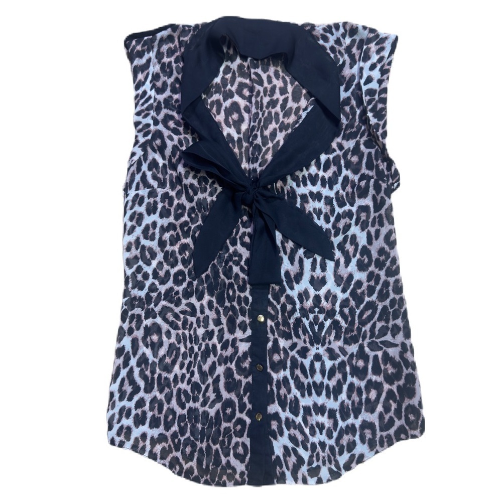 _Antilia Femme Sleeveless Blouse - Medium - $24_